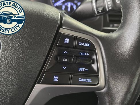 Used 2017 Hyundai Elantra Limited w/ Limited Ultimate Package 05 FWD image 14