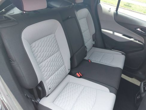 Used 2020 Chevrolet Equinox LS w/ LS Convenience Package FWD image 11