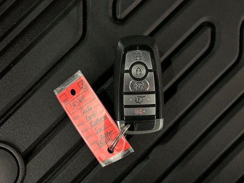 Used 2020 Ford Explorer XLT w/ Equipment Group 202A AWD/4WD image 38