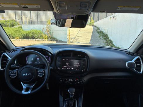 Used 2025 Kia Soul LX w/ LX Technology Package image 31