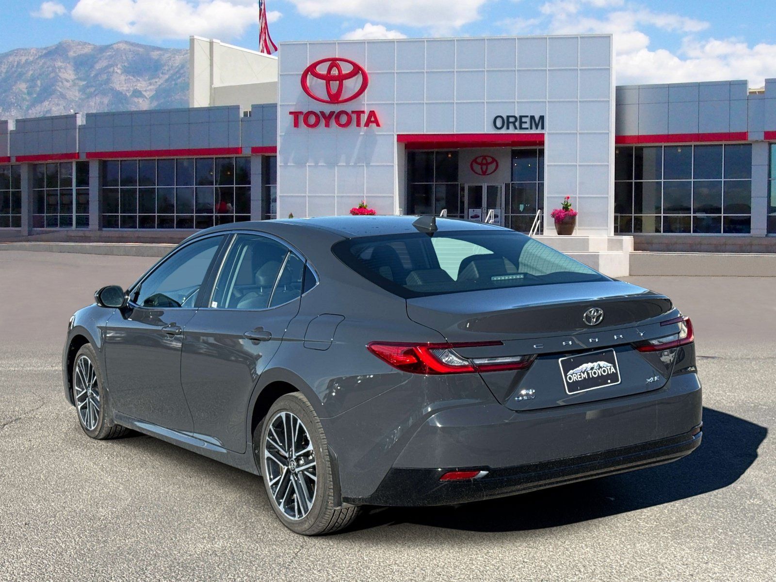 Used 2026 Toyota Camry XLE AWD/4WD image 5