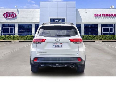 Used 2019 Toyota Highlander LE w/ Carpet Mat Package (TMS) image 5
