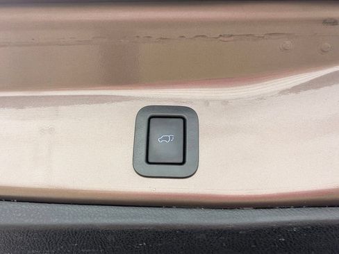 Used 2018 Toyota Highlander XLE FWD image 29