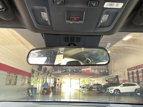 Used 2025 Toyota Camry SE FWD image 18