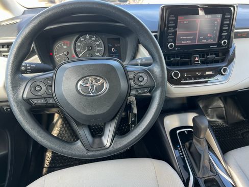 Used 2022 Toyota Corolla L image 13