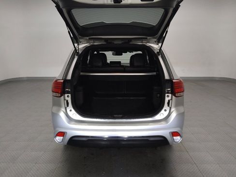 Used 2021 Mitsubishi Outlander LE image 29