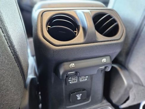 Used 2025 Jeep Wrangler Unlimited Sahara AWD/4WD image 27