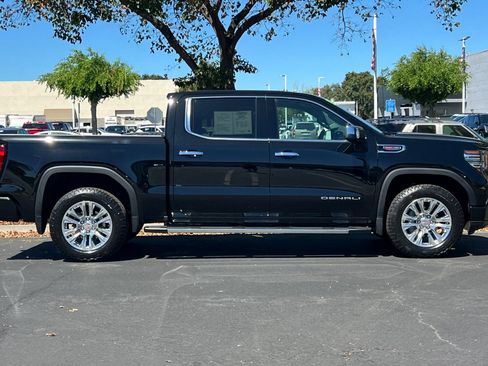 Used 2026 GMC Sierra 1500 Denali w/ Technology Package AWD/4WD image 3
