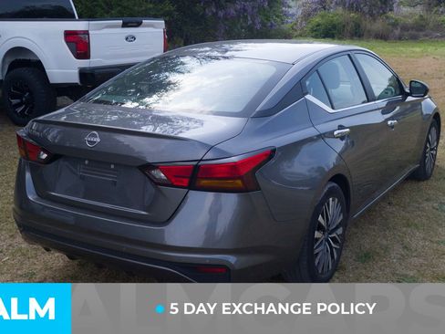 Used 2025 Nissan Altima 2.5 SV image 3