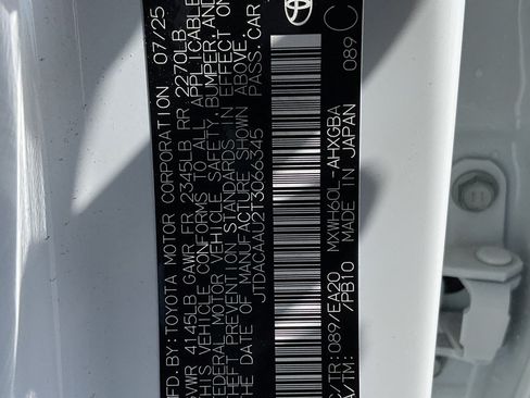 Used 2026 Toyota Prius XLE FWD image 32