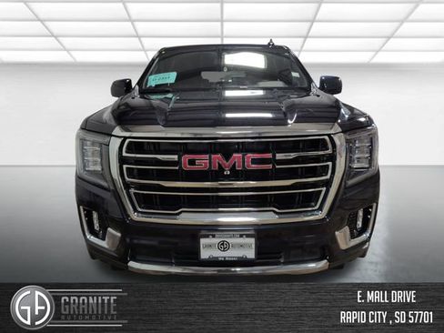 Used 2022 GMC Yukon XL SLT w/ SLT Luxury Package image 8