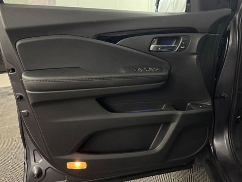Used 2020 Honda Pilot Touring image 26
