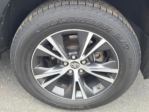 Used 2016 Toyota Highlander XLE image 7