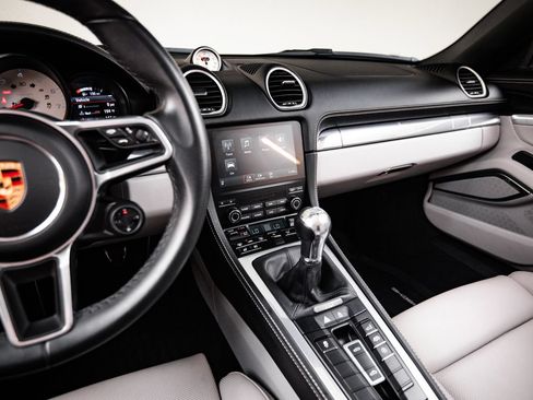 Certified 2024 Porsche 718 Boxster S RWD image 19
