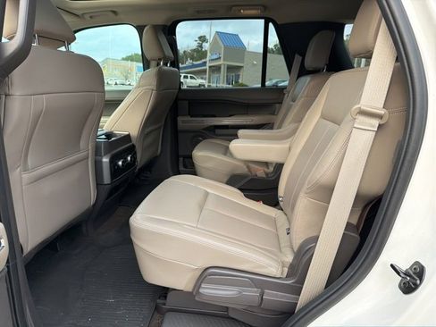Used 2021 Ford Expedition XLT image 13