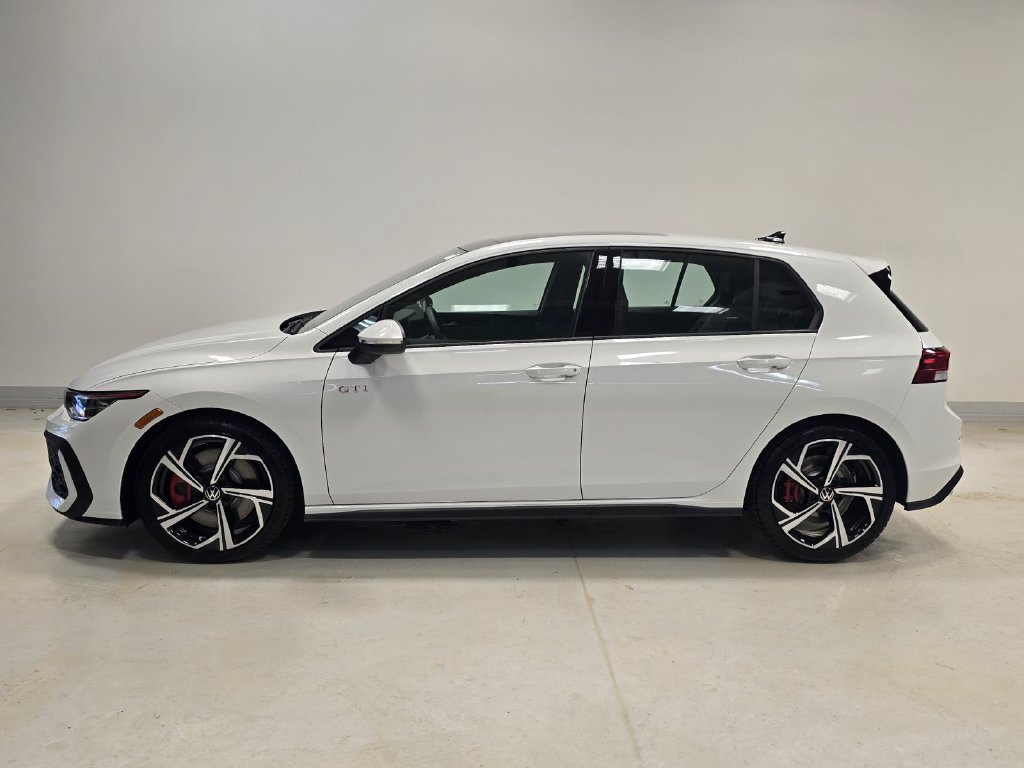 New 2026 Volkswagen GTI SE FWD image 3