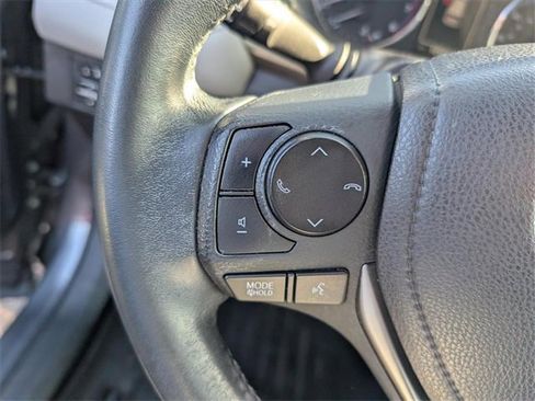 Used 2017 Toyota RAV4 Limited image 6