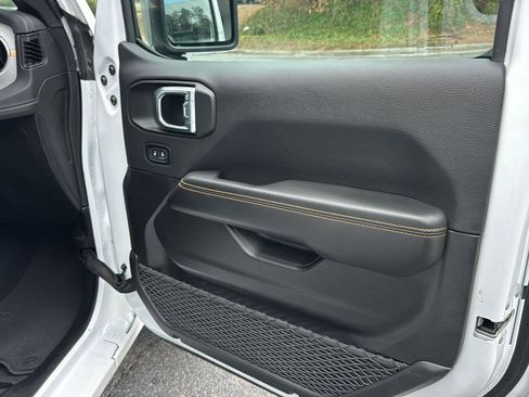 Used 2025 Jeep Wrangler Sahara w/ Safety Group image 12