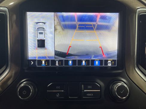 Used 2021 Chevrolet Silverado 1500 High Country w/ Technology Package AWD/4WD image 26