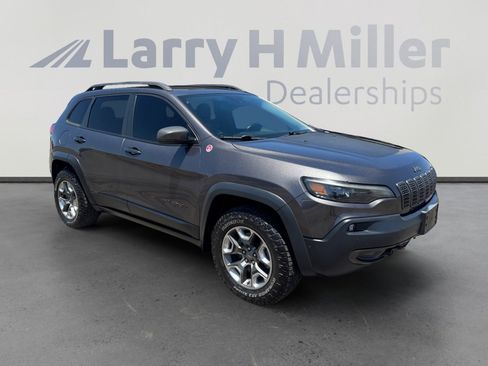 Used 2019 Jeep Cherokee Trailhawk AWD/4WD image 7