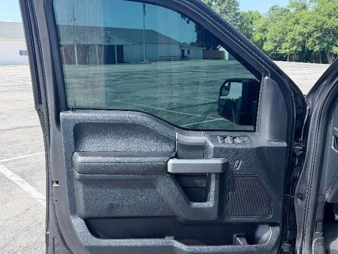 Used 2017 Ford F150 XLT w/ Equipment Group 302A Luxury AWD/4WD image 9