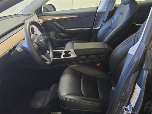 Used 2023 Tesla Model 3 Standard Range RWD image 4