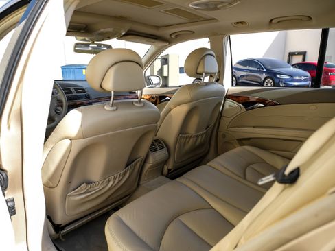 Used 2004 Mercedes-Benz E 320 4MATIC Wagon image 32