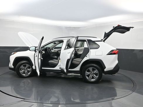 Used 2022 Toyota RAV4 XLE w/ Convenience Package AWD/4WD image 36