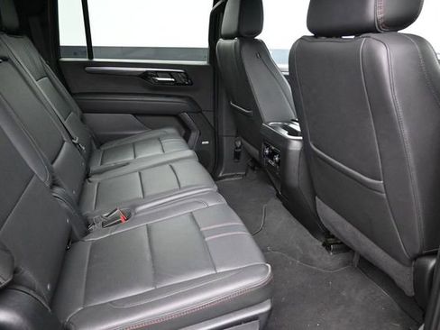 Used 2025 Chevrolet Suburban RST w/ Comfort Package AWD/4WD image 18