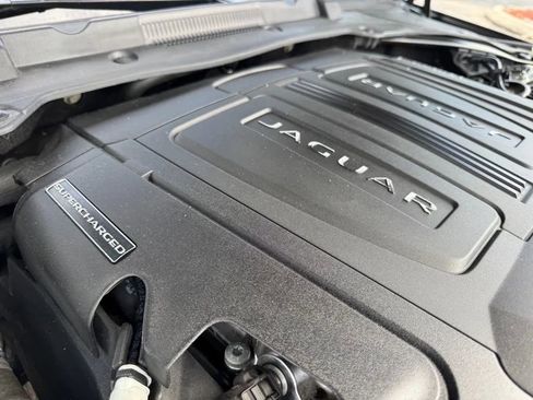 Used 2017 Jaguar XF Premium image 16