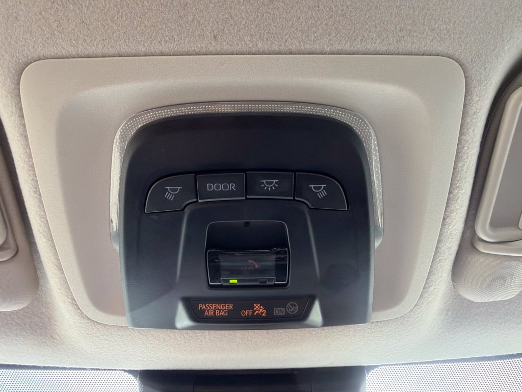 Used 2025 Toyota Corolla LE FWD image 60