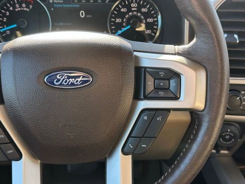 Used 2018 Ford F150 Lariat image 24