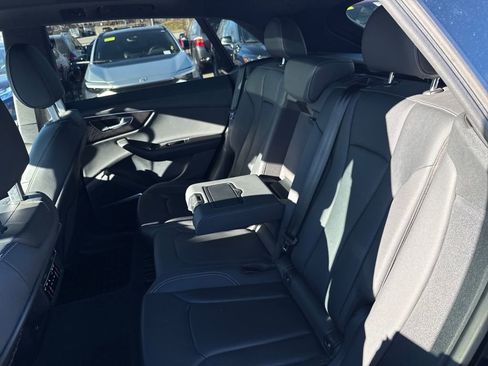 Used 2021 Audi Q8 Premium Plus w/ Premium Plus Package image 34