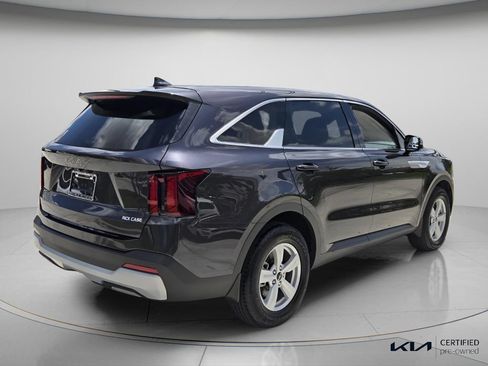 Certified 2026 Kia Sorento LX FWD image 7