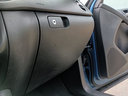 Used 2017 Volkswagen Tiguan S image 34