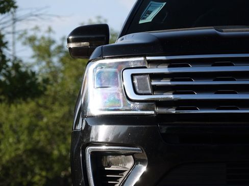 Used 2020 Ford Expedition Limited image 19