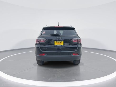 New 2026 Jeep Compass Latitude image 7