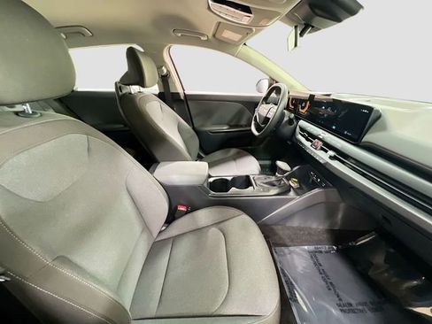 Certified 2025 Kia K4 LXS image 25