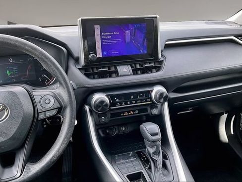 Used 2023 Toyota RAV4 LE AWD/4WD image 9