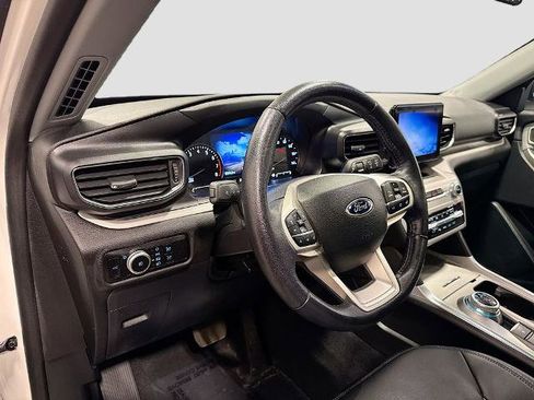 Certified 2023 Ford Explorer XLT w/ Equipment Group 202A image 9