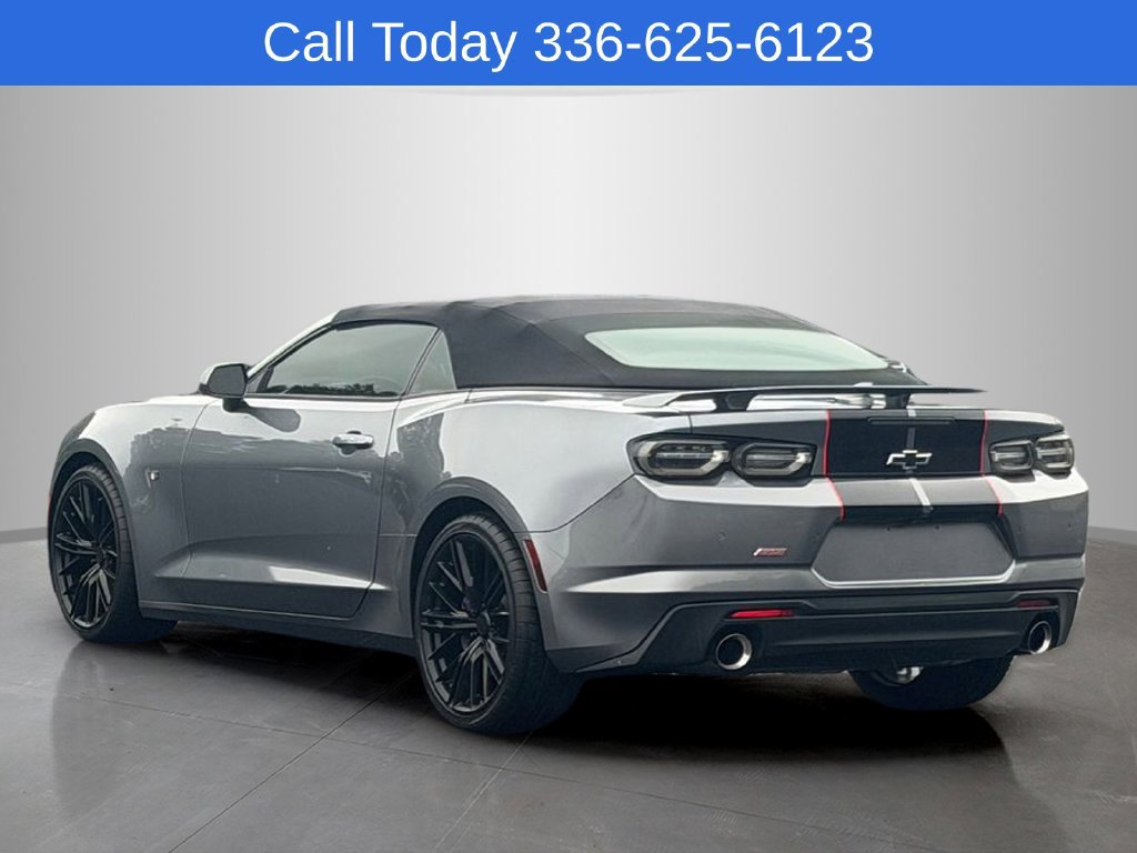 Used 2019 Chevrolet Camaro SS RWD image 3