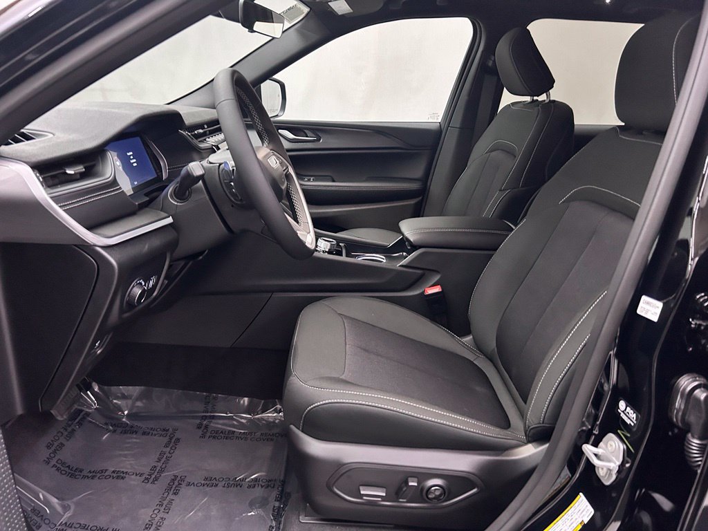 New 2027 Jeep Grand Cherokee Laredo AWD/4WD image 12