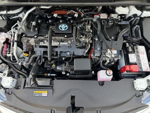 Used 2023 Toyota Corolla LE AWD/4WD image 31