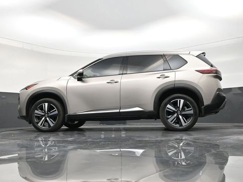 Used 2021 Nissan Rogue SL w/ Premium Package image 22