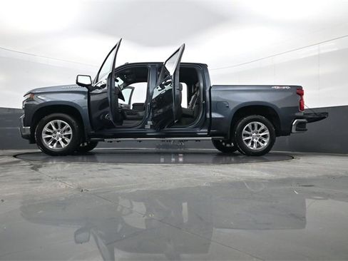 Used 2020 Chevrolet Silverado 1500 LTZ w/ LTZ Premium Package image 34