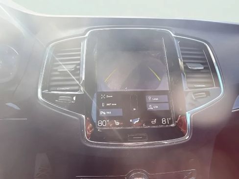 Used 2016 Volvo XC90 T6 Momentum w/ Momentum Plus Package AWD/4WD image 19