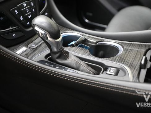 Used 2018 Buick Envision Premium AWD/4WD image 16