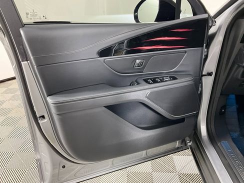 Used 2025 Lincoln Nautilus Premier w/ Jet Appearance Package image 17