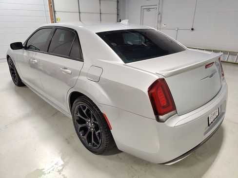 Used 2019 Chrysler 300 S w/ S Model Appearance Package RWD image 18