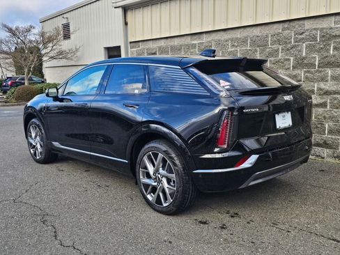 New 2026 Cadillac Optiq Luxury 1 image 4